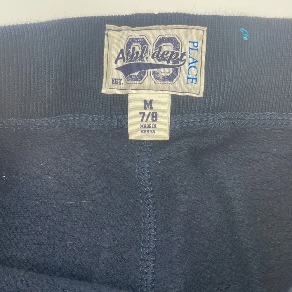 NWOT CHIlDRENS PLACE Boys Sweatpants - size 7/8 blue with white strip